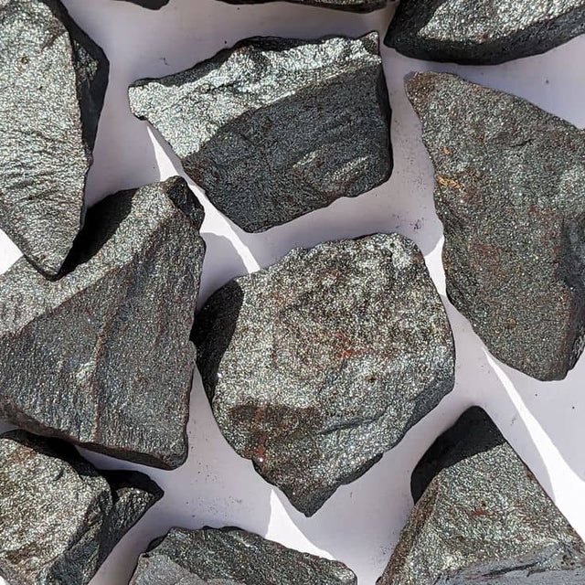 Guide de l'Hématite : Vertus, Propriétés et Signification - NEIJE