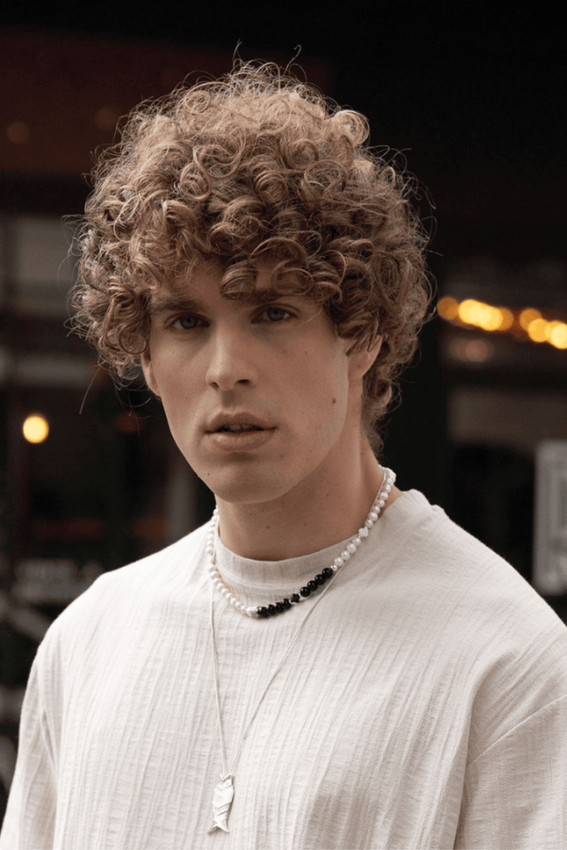 Tendance Pearlcore en 2025 : Les Perles entre style et intemporalité - NEIJE