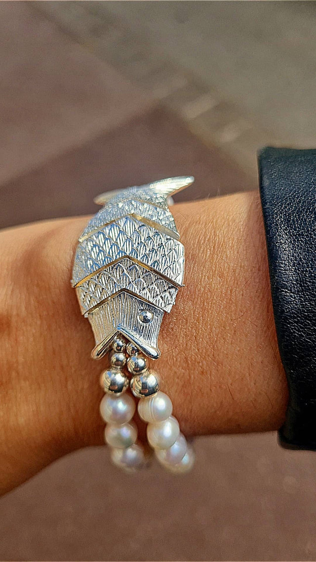 Bracelet perles d'eau douce et poisson articulé argent