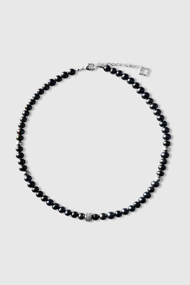 Collier de perles d'eau douce noires , argent massif recyclé et plaqué or blanc 18 carats