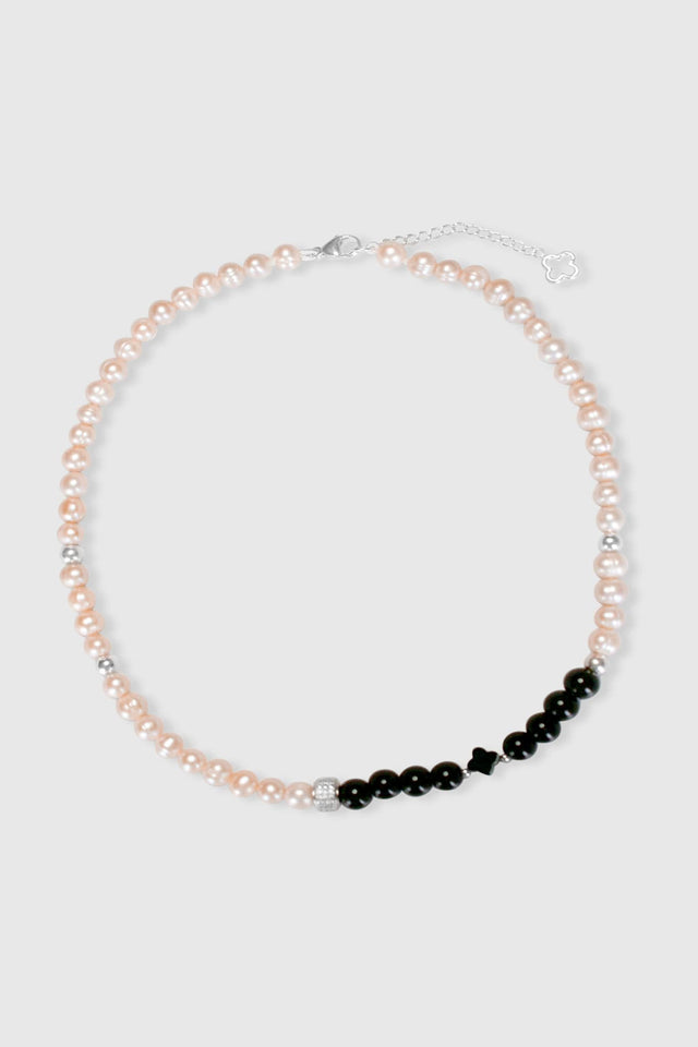 Collier de perles d'eau douce roses et onyx