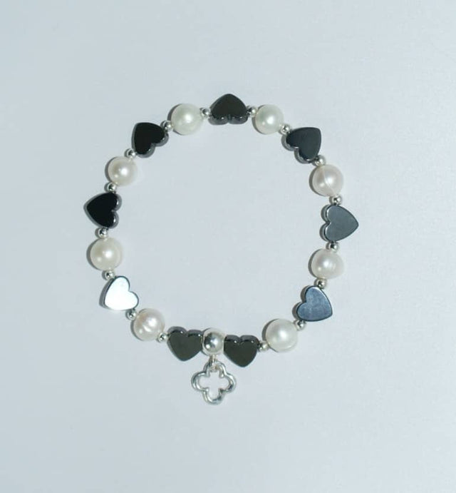 Bracelet en perle de culture, coeur en hematite et argent 925 recyclé